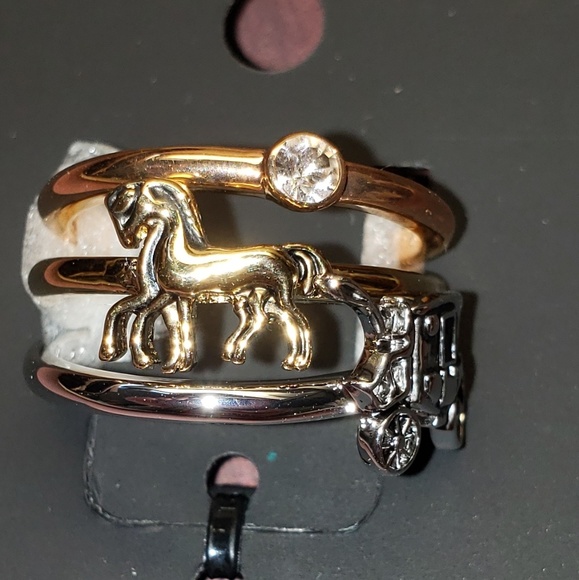 *NEW* Coach Horse And Carriage Ring Set - Picture 3 of 4